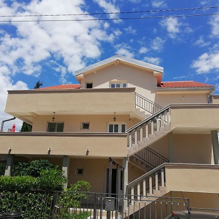 Apartmani Beljkas ติวัต ภายนอก รูปภาพ