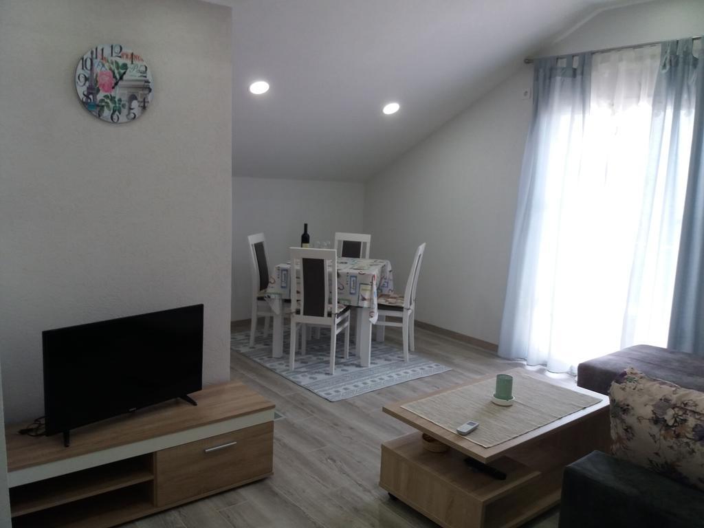 Apartmani Beljkas ติวัต ภายนอก รูปภาพ