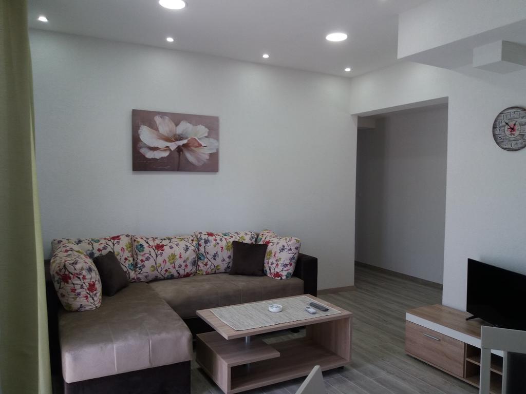 Apartmani Beljkas ติวัต ภายนอก รูปภาพ