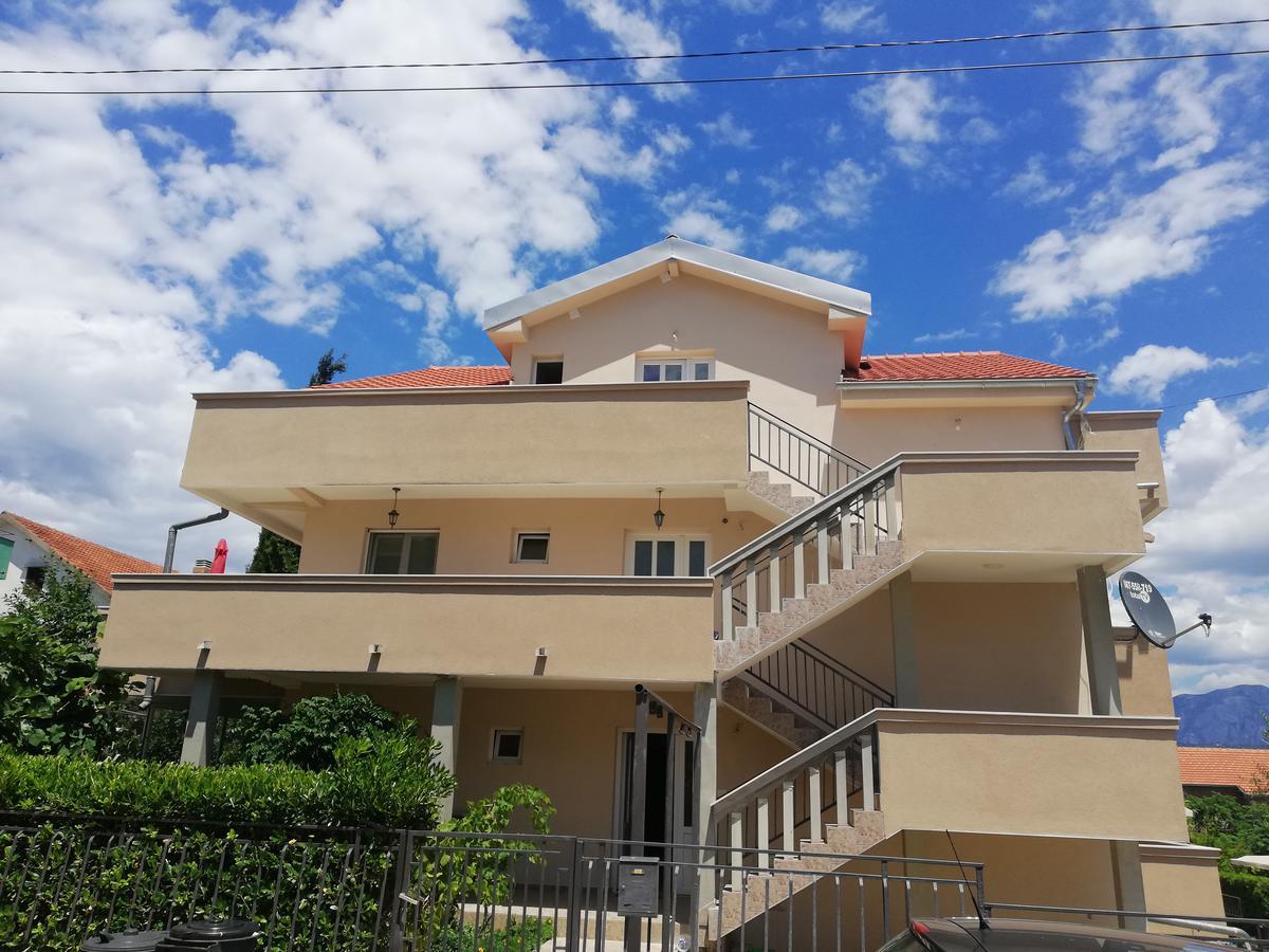 Apartmani Beljkas ติวัต ภายนอก รูปภาพ
