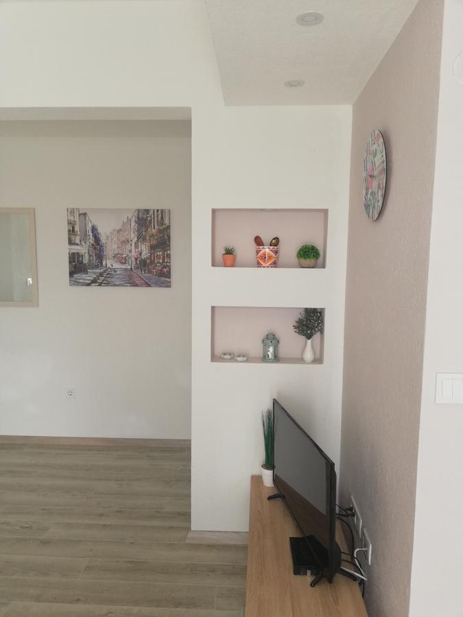 Apartmani Beljkas ติวัต ภายนอก รูปภาพ