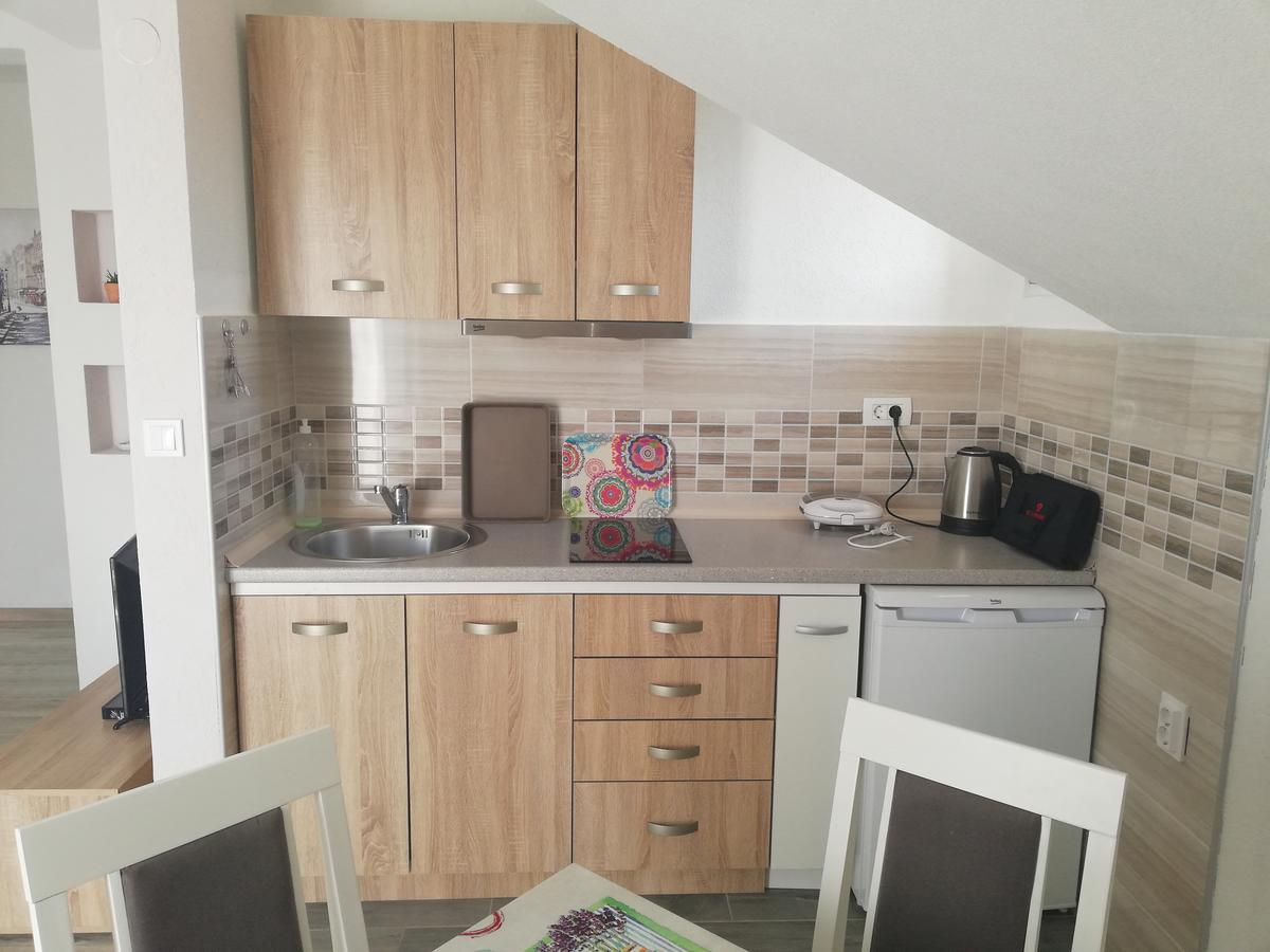 Apartmani Beljkas ติวัต ภายนอก รูปภาพ