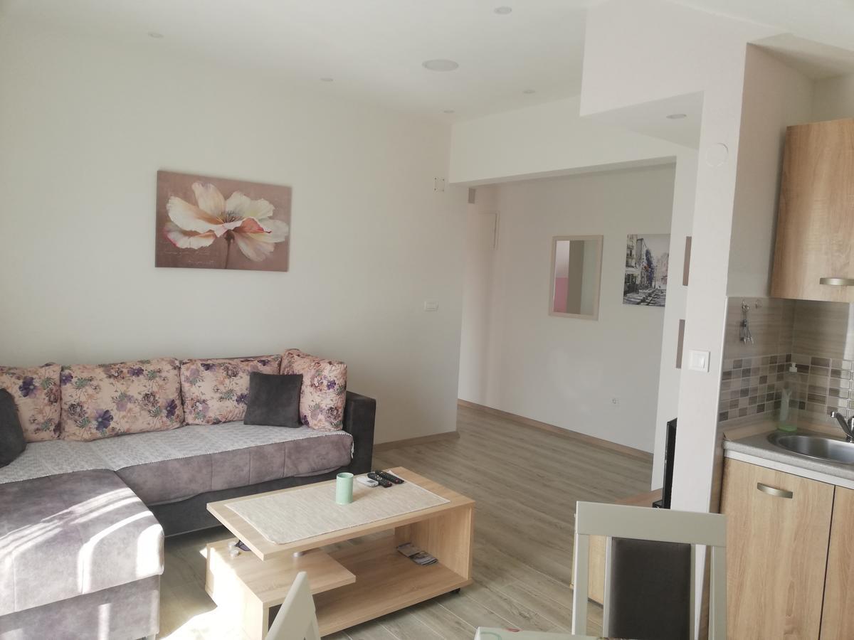Apartmani Beljkas ติวัต ภายนอก รูปภาพ